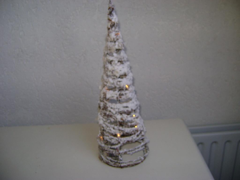 wit houten kerstboom met verlichting en sneeuw 40hoog, Ophalen of Verzenden, Zo goed als nieuw