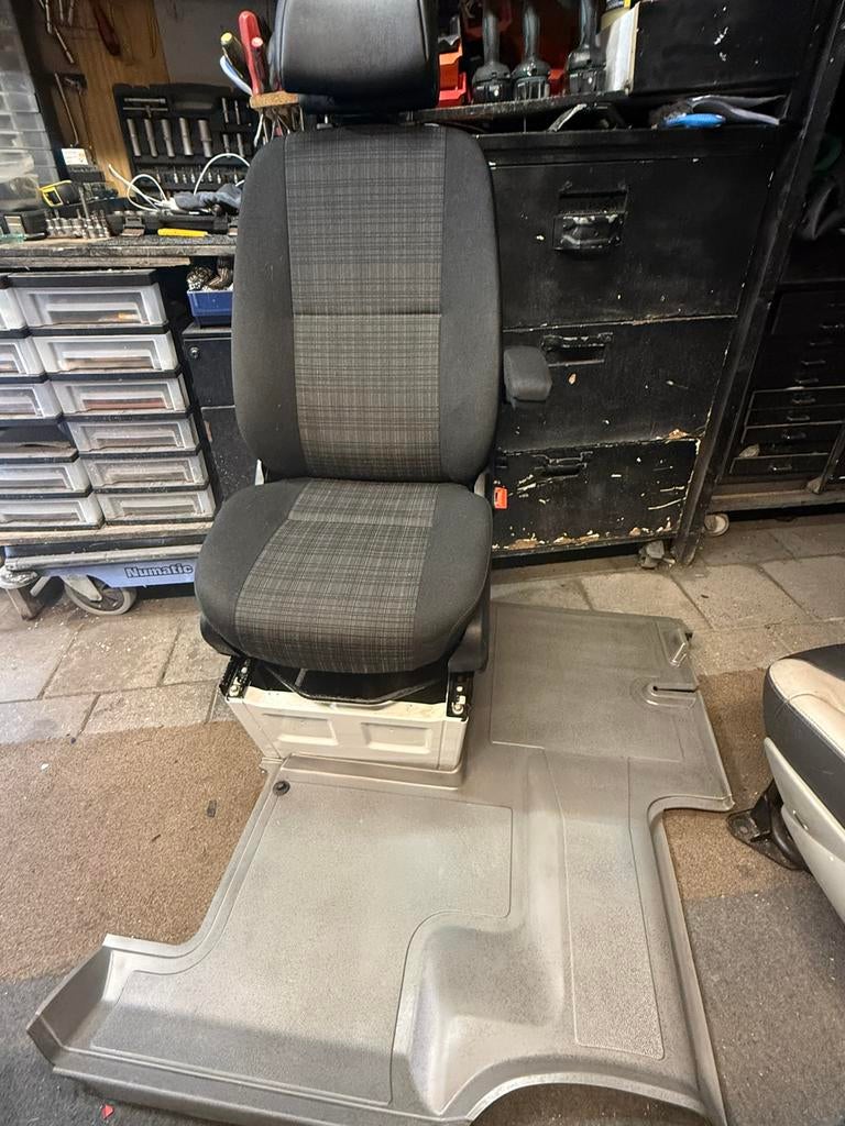 In nieuwe staat bijrijdersstoel voor sprinter 906/vw crafter, Ophalen, Gebruikt, Mercedes-Benz