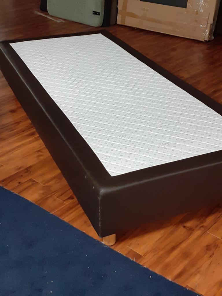Gratis af te halen: Boxsprings 90x210 uit hotel, Huis en Inrichting, Slaapkamer | Boxsprings, Ophalen, Gebruikt, 90 cm, Eenpersoons