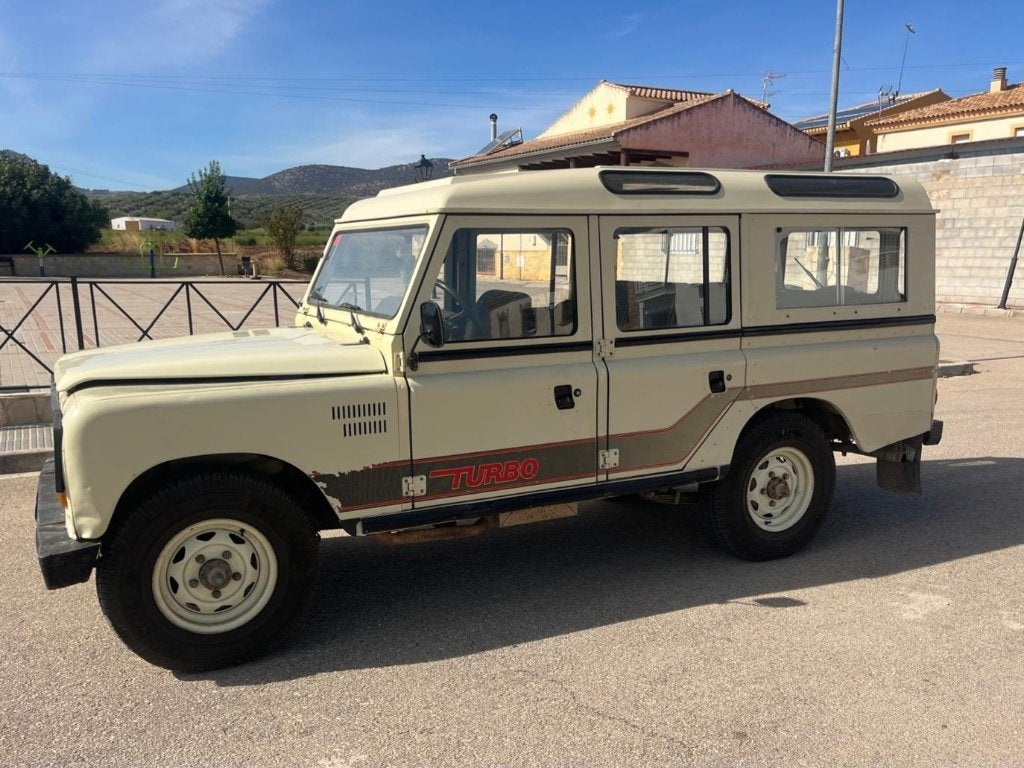 Land Rover 109, turbodiesel, bj '86,100% roestvrij, apk ok, Auto's, Land Rover, Zwart, Beige, Bedrijf