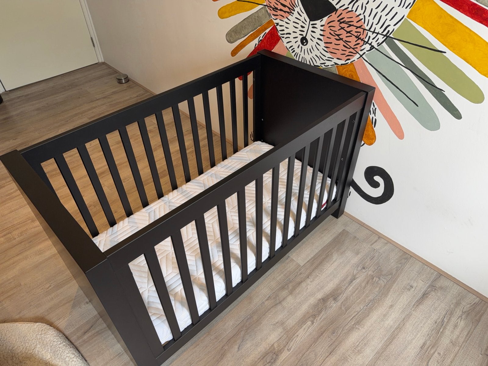 Kidsmill babykamer: bedje, commode, plankje en Meyco dekens, Ophalen, Gebruikt, Lattenbodem, Minder dan 140 cm