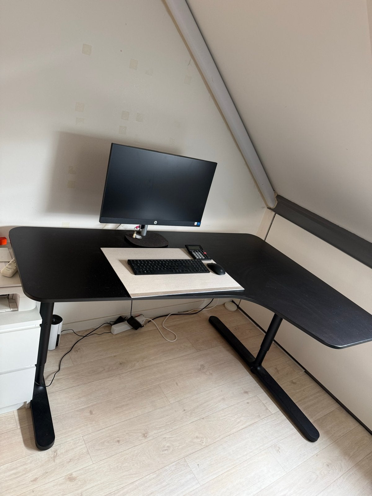 IKEA Bekant Hoekbureau Zwart, Zwart, Spaanplaat of MDF, Hoekbureau, In hoogte verstelbaar