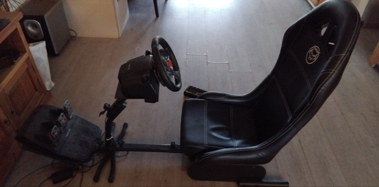 race stuur met stoel en pendalen (g29 stuur met pendalen), Ophalen, Zo goed als nieuw