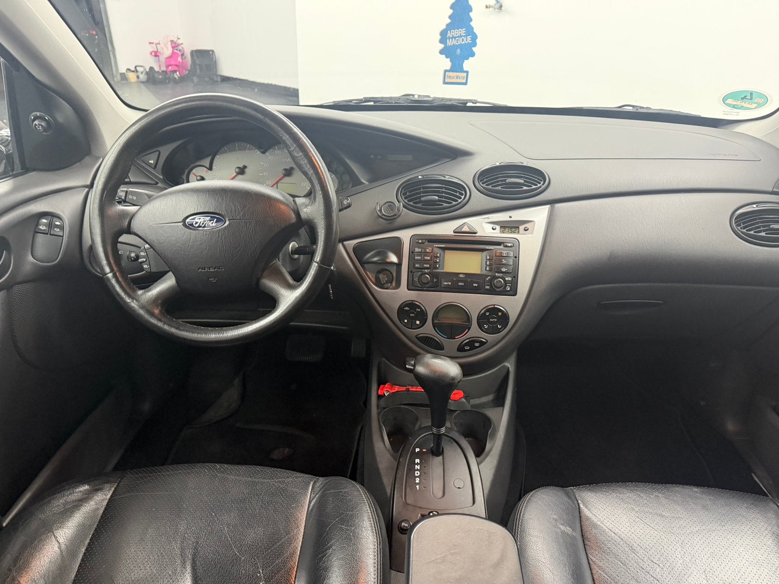 Foto 10 van Ford Focus 1.6 I Ambiente AUTOMAAT BEZORGEN MOGELIJK!!