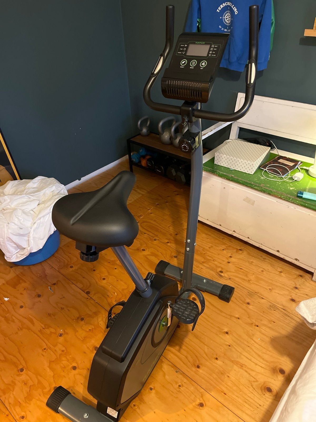 Tunturi Hometrainer - Perfect voor thuisworkouts, Sport en Fitness, Fitnessapparatuur, Ophalen, Gebruikt, Metaal, Benen