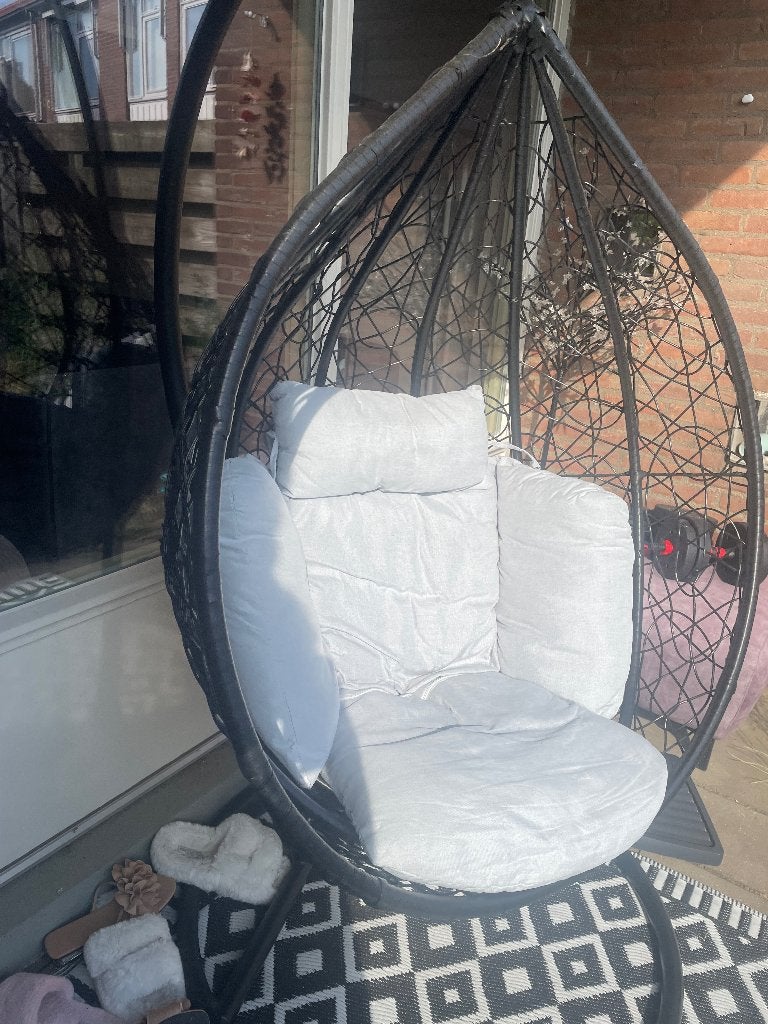 Schommelstoel ei buiten of binnen, Tuin en Terras, Tuinstoelen, Ophalen, Zo goed als nieuw, Metaal