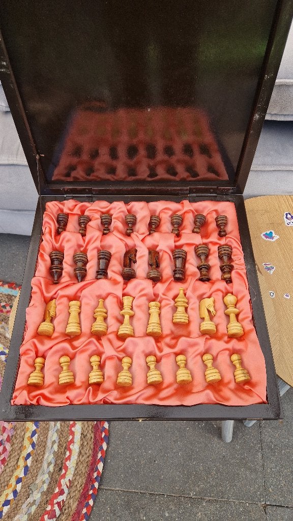 Vintage Sipahi schaakbord compleet met houten schaakstukken, Een of twee spelers, Ophalen, Gebruikt, Onbekend