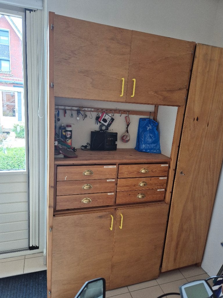 Lundia kast met deurtjes en ladeblok., Ophalen, Gebruikt