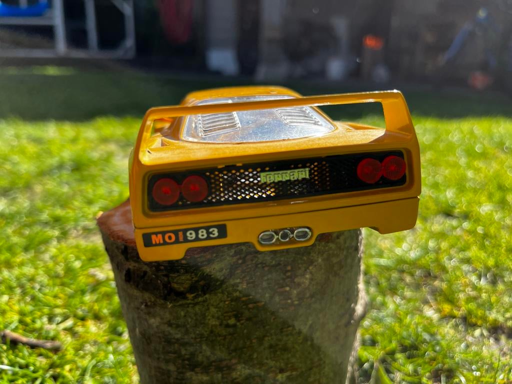 Modelauto Ferrari F40 - Geel, Ophalen of Verzenden, Zo goed als nieuw, Auto, Overige merken