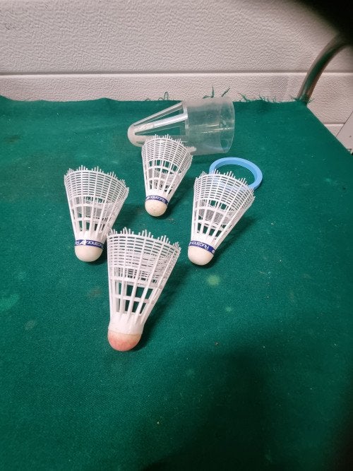 badminton shuttels vier stuks, Ophalen of Verzenden, 'T Olde Gre-j, Info@toldegrej.nl, Endepoelstraat 20f Didam