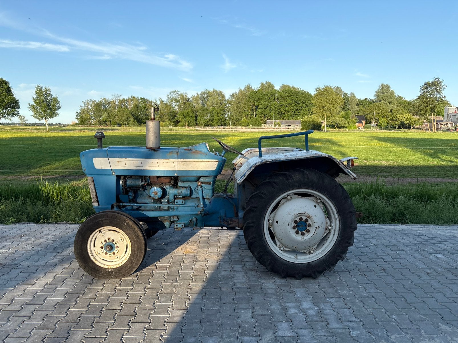 Ford 2000 opknapper, Zakelijke goederen, Agrarisch | Tractoren, Overige merken, Gebruikt, Tot 2500, Ophalen of Verzenden