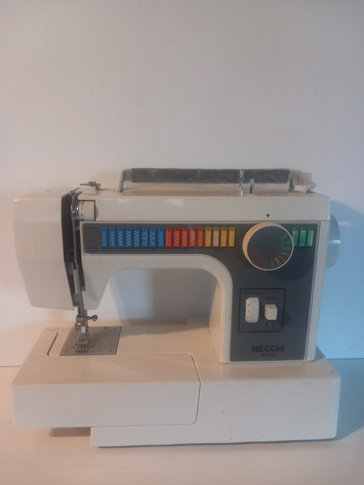 NECCHI naaimachine izgst, Ophalen, Gebruikt, Naaimachine