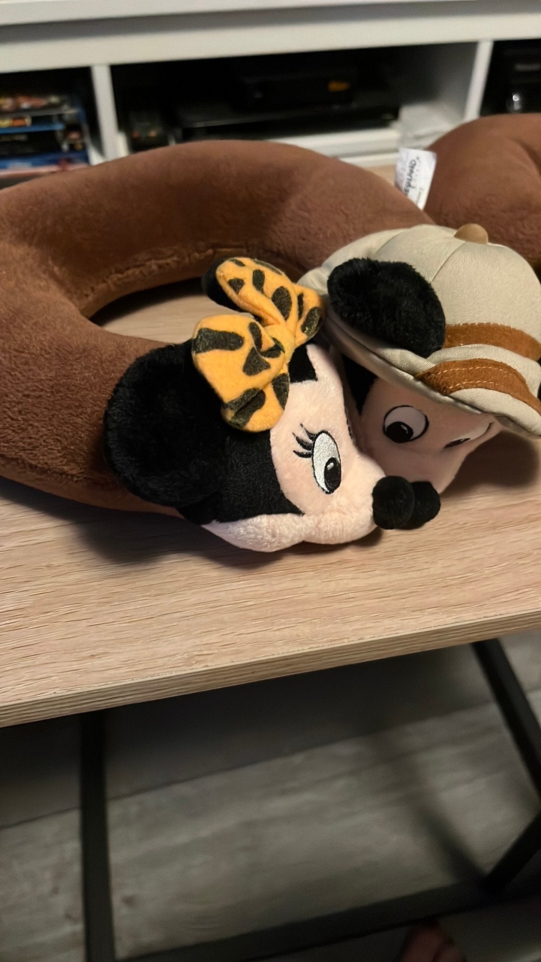 Mickey Minnie 2  neksteunen uit Disneyland, Ophalen of Verzenden, Mickey Mouse, Zo goed als nieuw, Beeldje of Figuurtje