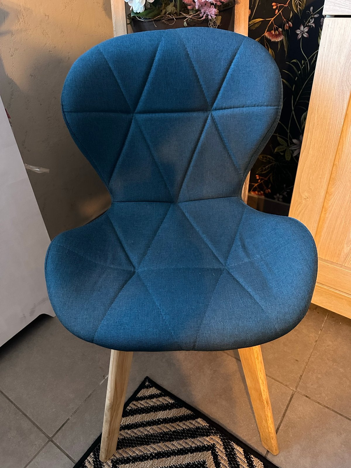 6 Moderne pauw blauwe stoel met houten poten, Huis en Inrichting, Ophalen, Blauw, Zo goed als nieuw, Eén