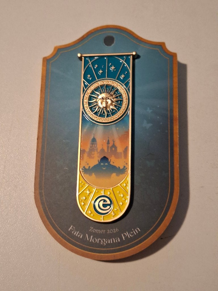 Efteling zomerpin 2026 Fata morgana plein, Ophalen of Verzenden, Nieuw, Button of Speldje