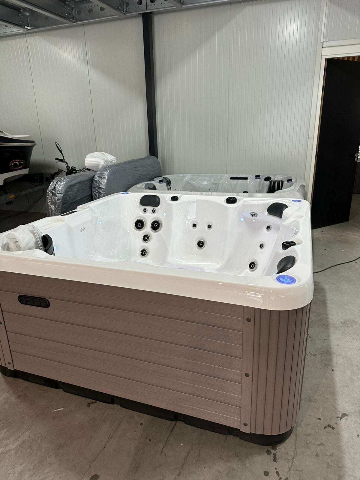 Spa jacuzzi NIEUW EN COMPLEET, Tuin en Terras, Ophalen, Nieuw