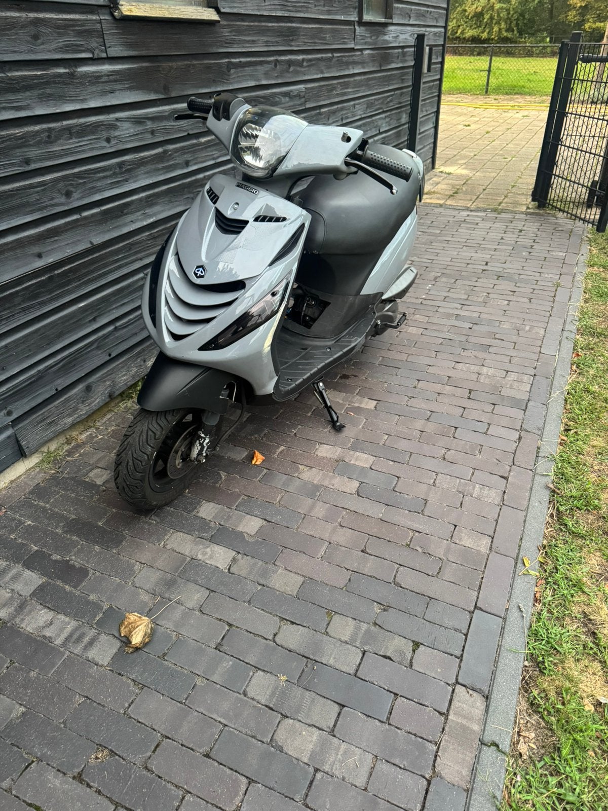 Zip 172 lc hexa brom geen wok, Fietsen en Brommers, Scooters | Piaggio, Ophalen, Zo goed als nieuw, Tweetakt, Zip