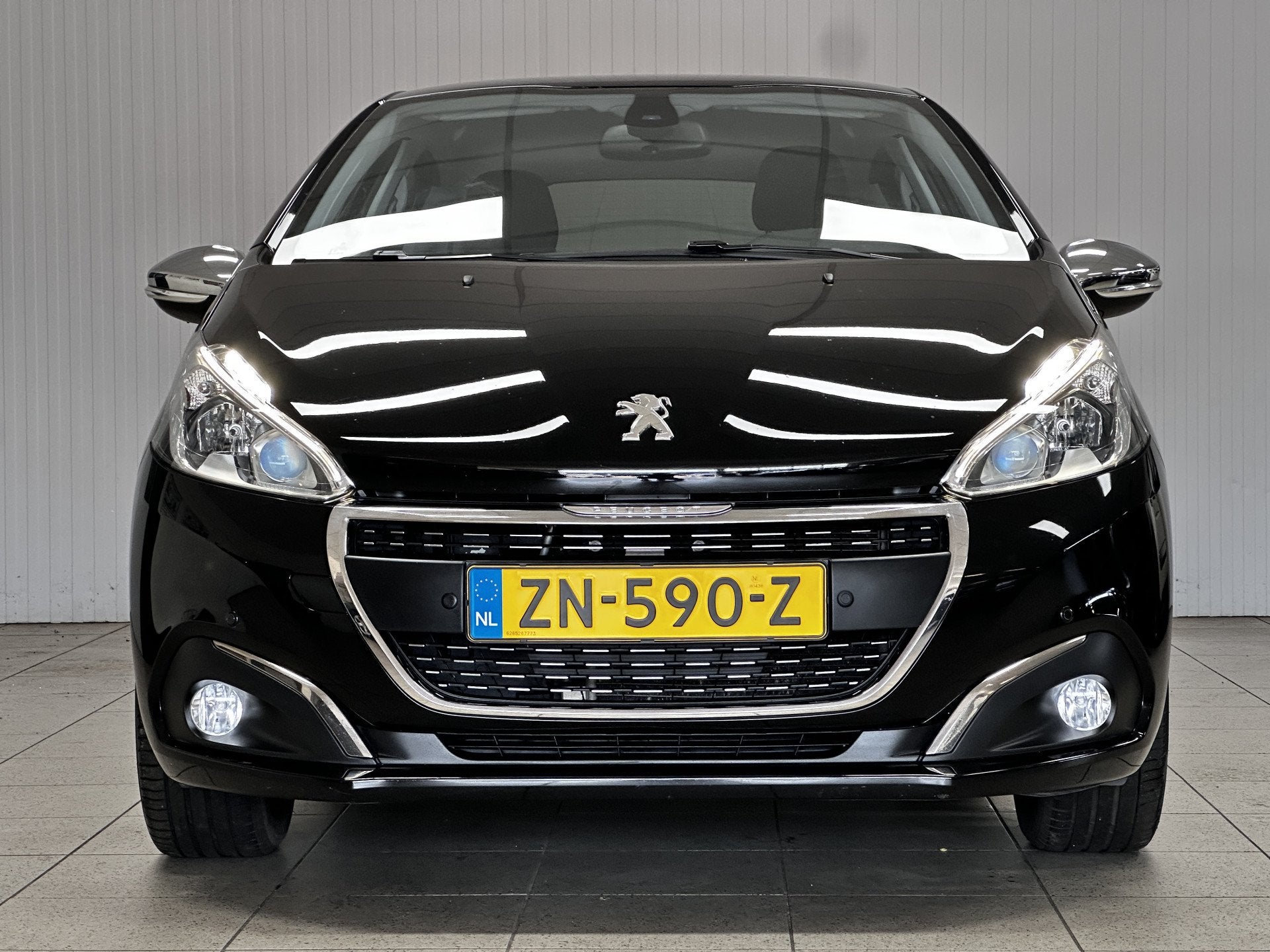 Peugeot 208 1.2 PureTech Signature/ D-Riem verv: 71.000 KM!/, Auto's, 83 pk, Stof, 1199 cc, Zwart
