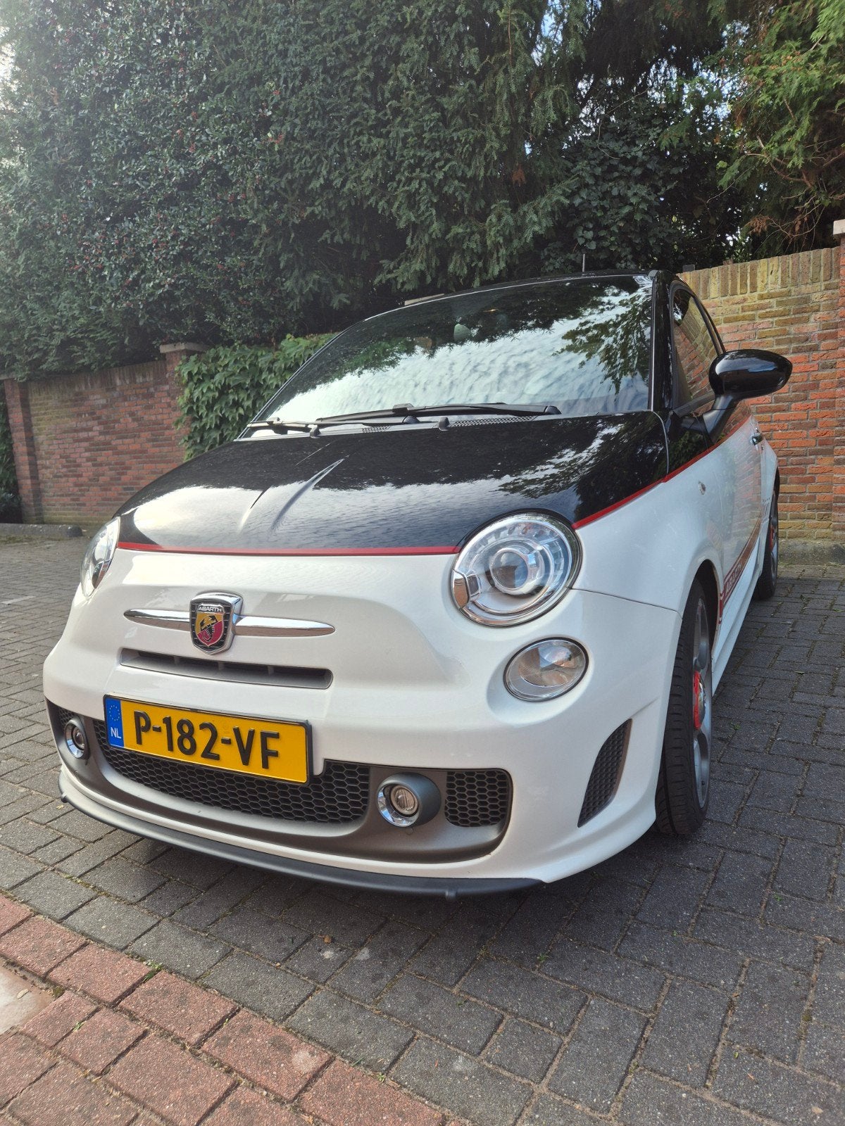 Abarth 595 Turismo 160 pk | 58.147 km | 2014 | Leer | Xenon, Voorwielaandrijving, 15 km/l, 40 €/maand, Handgeschakeld
