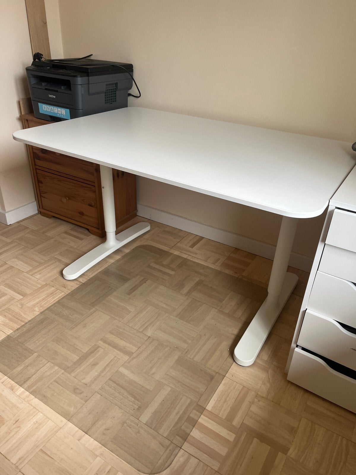 Wit IKEA bureau BEKANT verstelbaar, Ophalen, 120 cm, Zo goed als nieuw, IKEA