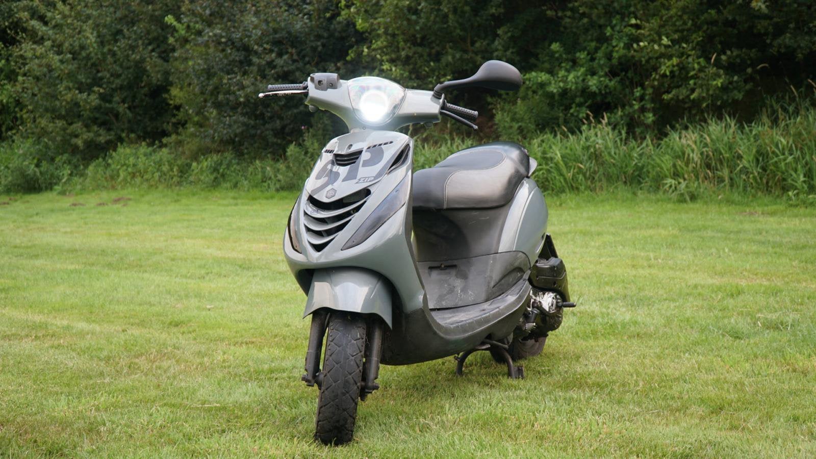 Piaggio Zip SP 4T 2014 Geel kenteken + Originele kappenset, Ophalen, Maximaal 45 km/u, Zip, Zo goed als nieuw