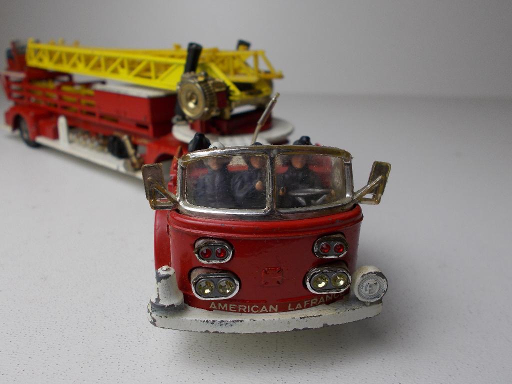 1968 Corgi MajorToys 1143 AMERICA LA FRANCE RESCUE Igst (C), Ophalen of Verzenden, Zo goed als nieuw, Bus of Vrachtwagen, Corgi