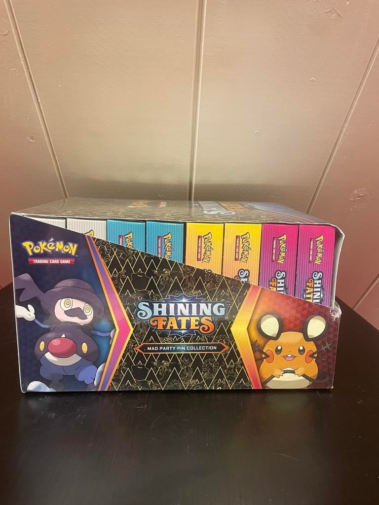 Shining fates mad party pin collection display, Ophalen of Verzenden, Nieuw