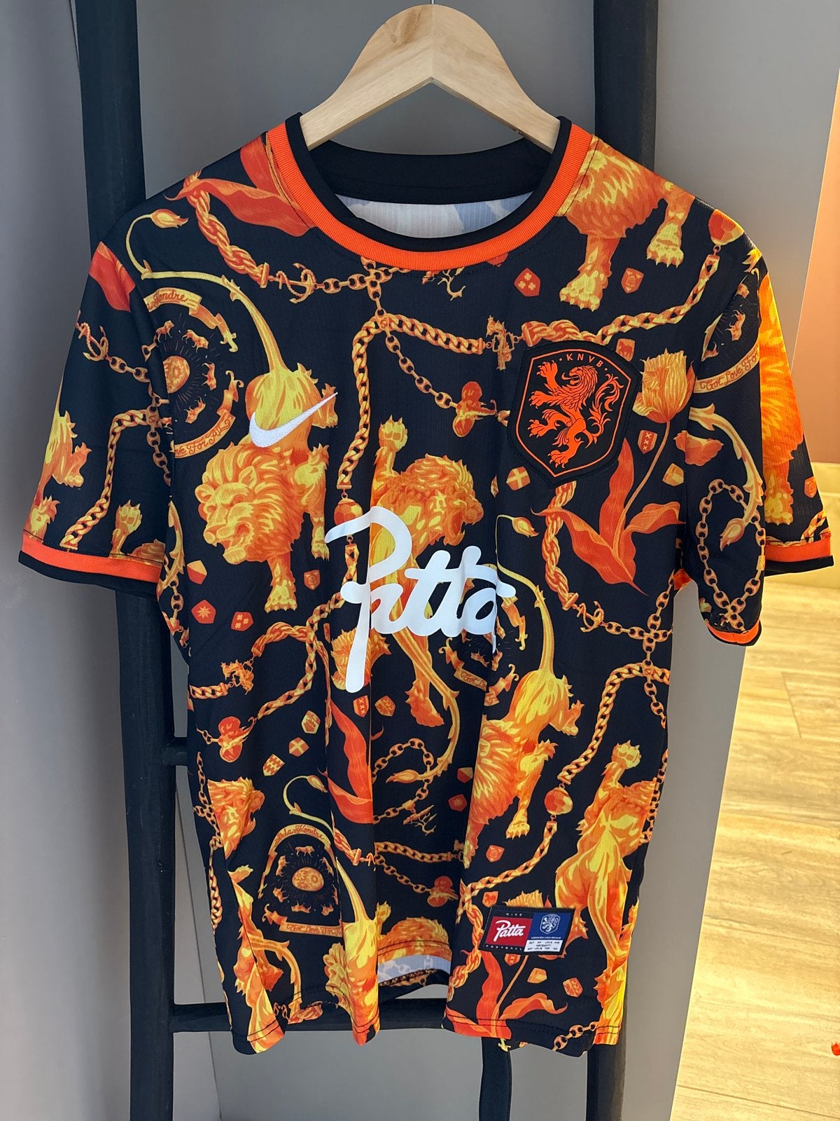 Patta x KNVB Inloop Shirt Maat L - Nieuw, Maat 52/54 (L), Meerkleurig, Nieuw, Ophalen of Verzenden