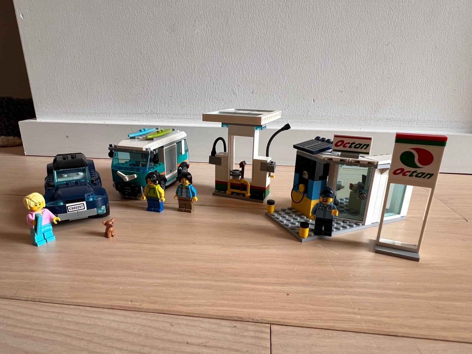 Lego City Tankstation 60257 - Compleet met boekjes, Ophalen of Verzenden, Gebruikt