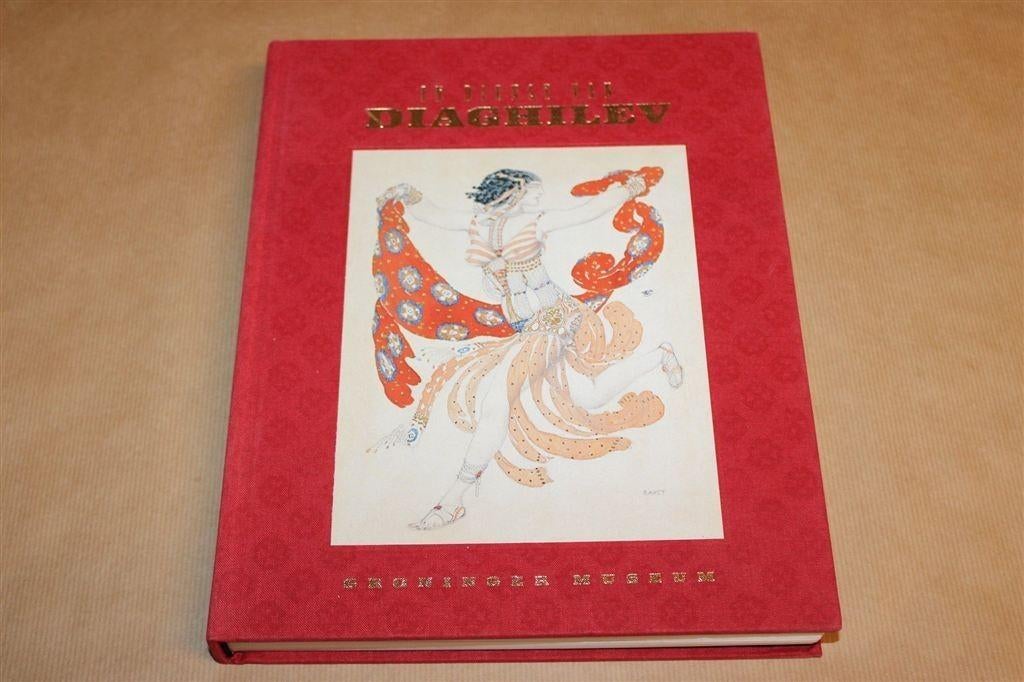 In Dienst Van Diaghilev — Catalogus Groninger Museum [2004], Boeken, Ophalen of Verzenden, Zo goed als nieuw