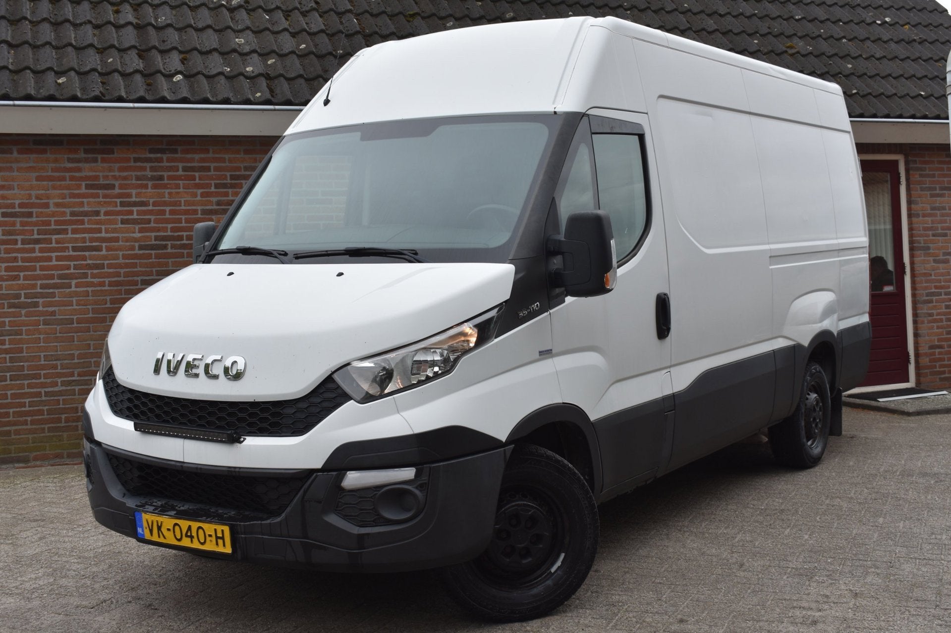 Iveco Daily 35S11V 2.3 352 H3 L '14 Inruil mogelijk BTW, Auto's, 13 km/l, Euro 5, Gebruikt, Zwart