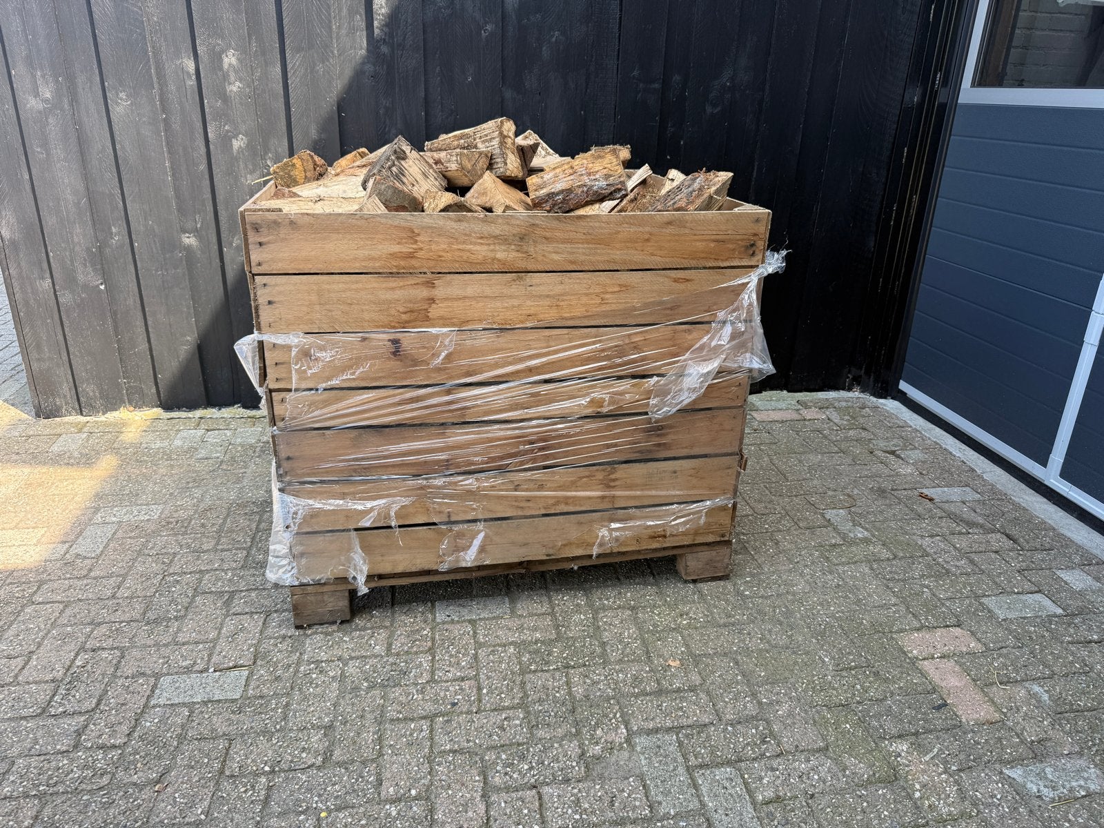 haardhout gekloofd in kist 1 m3 - Diverse houtsoorten, 3 tot 6 m³, Ophalen, Overige houtsoorten, Blokken