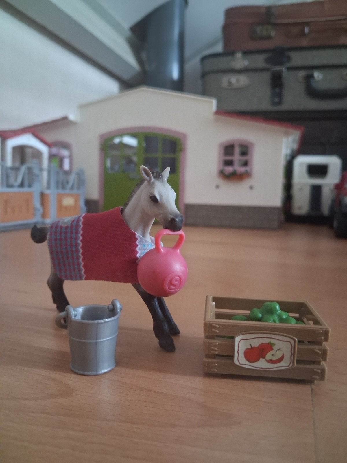 Schleich veulentje met leuke accessoires, Ophalen, Zo goed als nieuw
