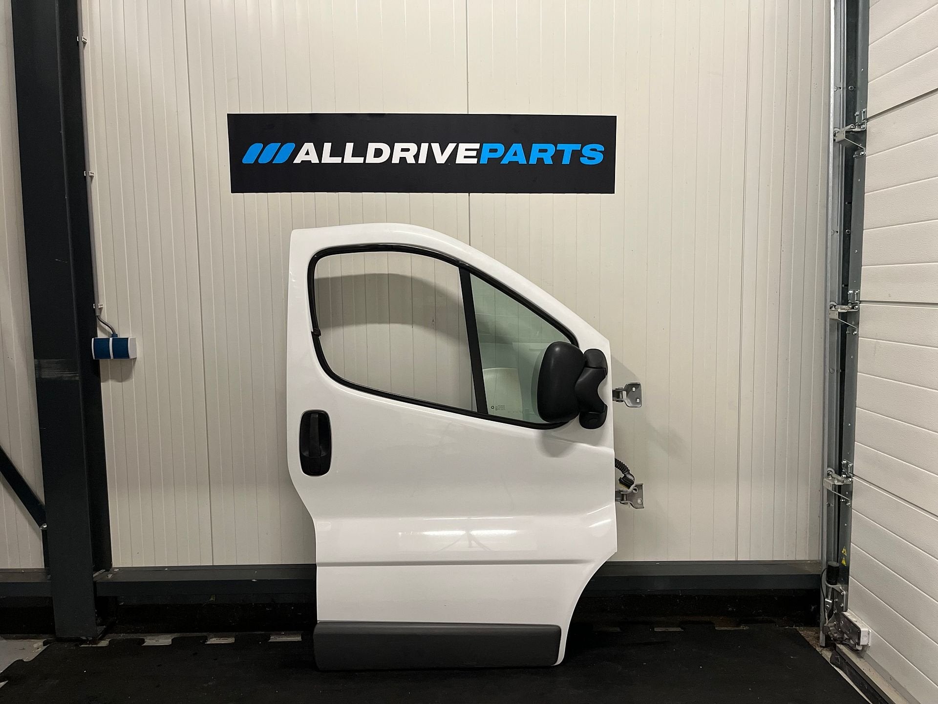 Opel Vivaro Renault Trafic Voorportier rechts wit 93194148