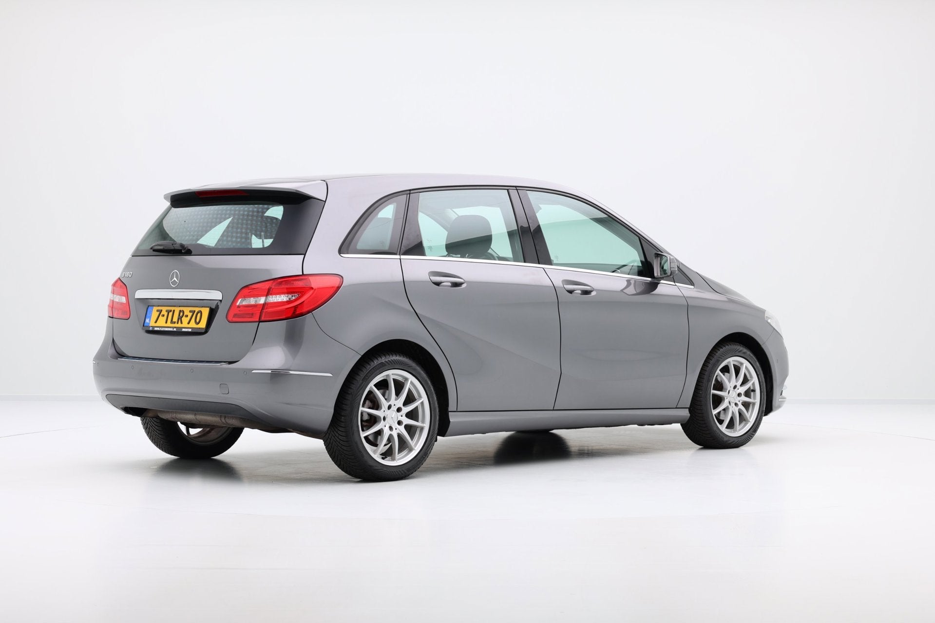 Foto 4 van Mercedes-Benz B-klasse 180 Ambition Xenon|Navi|Leder|LMV