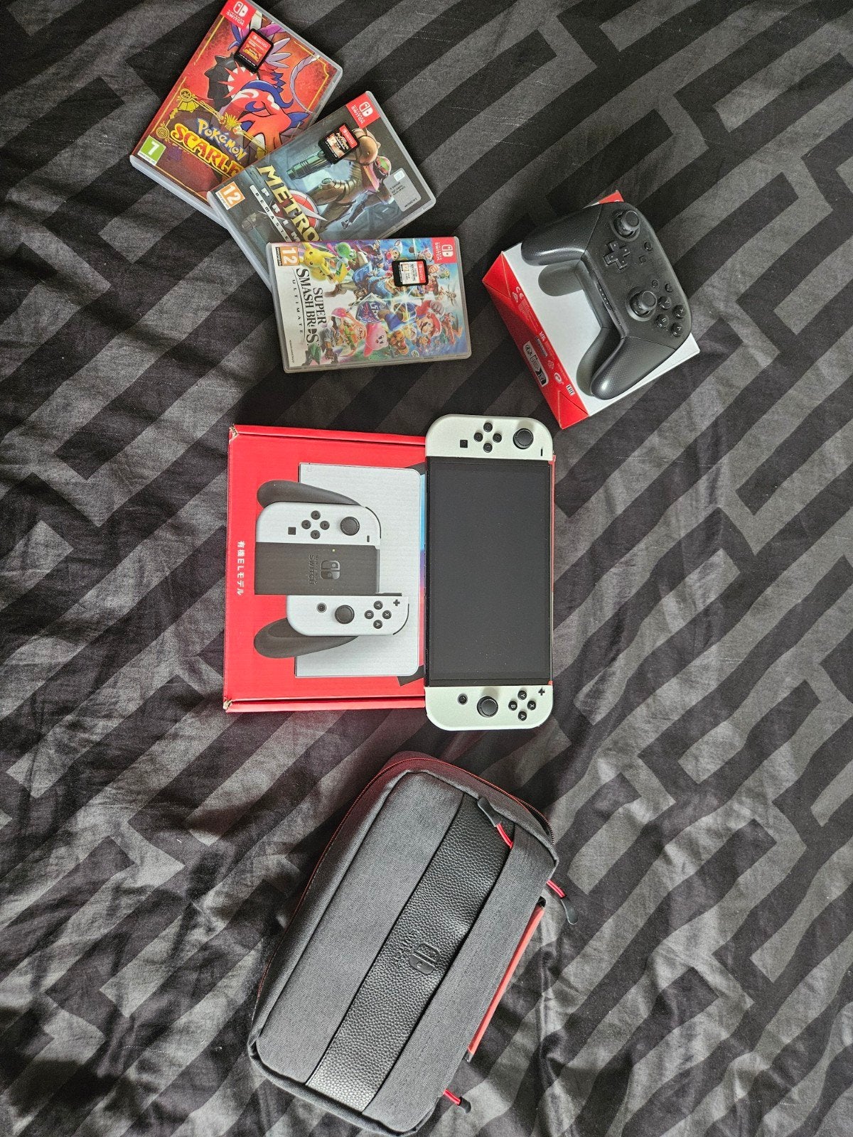 Nintendo Switch OLED met games en accessoires, Spelcomputers en Games, Spelcomputers | Nintendo Switch, Zo goed als nieuw, Switch OLED