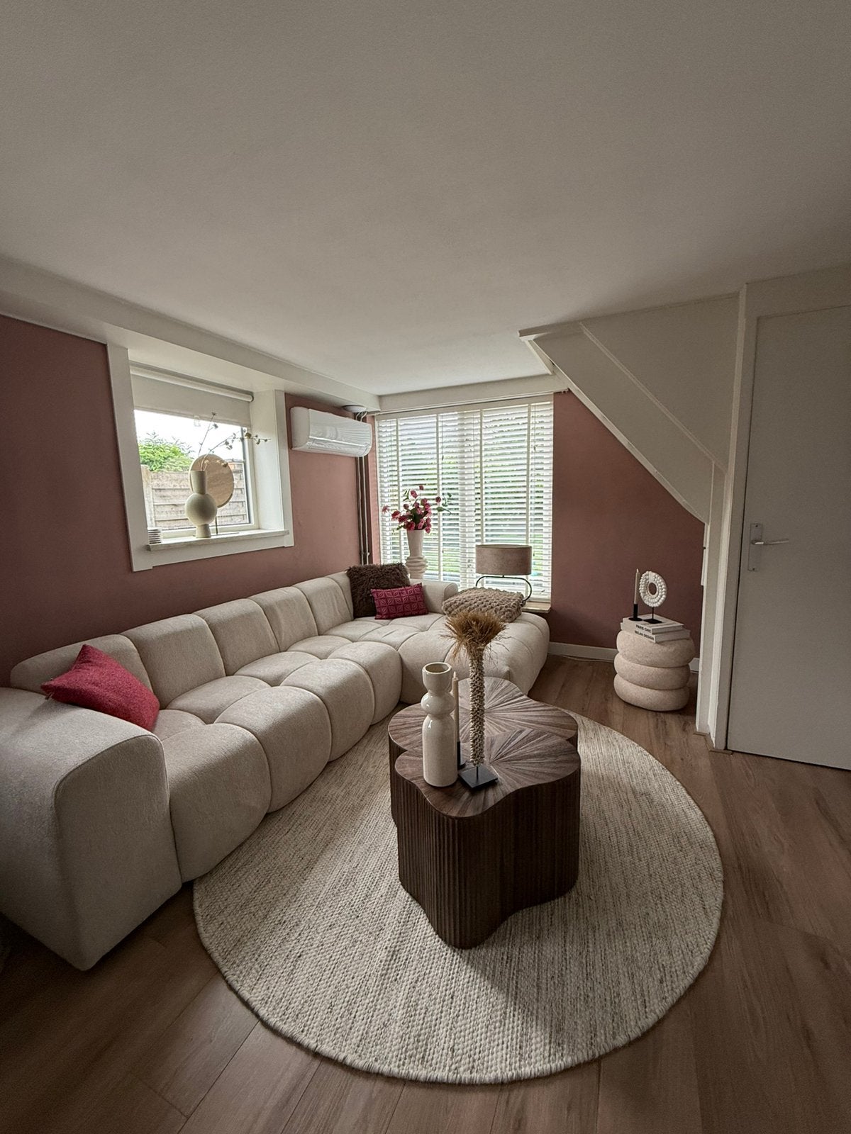 Mooi beige geweven vloerkleed van 2m, Ophalen, Zo goed als nieuw