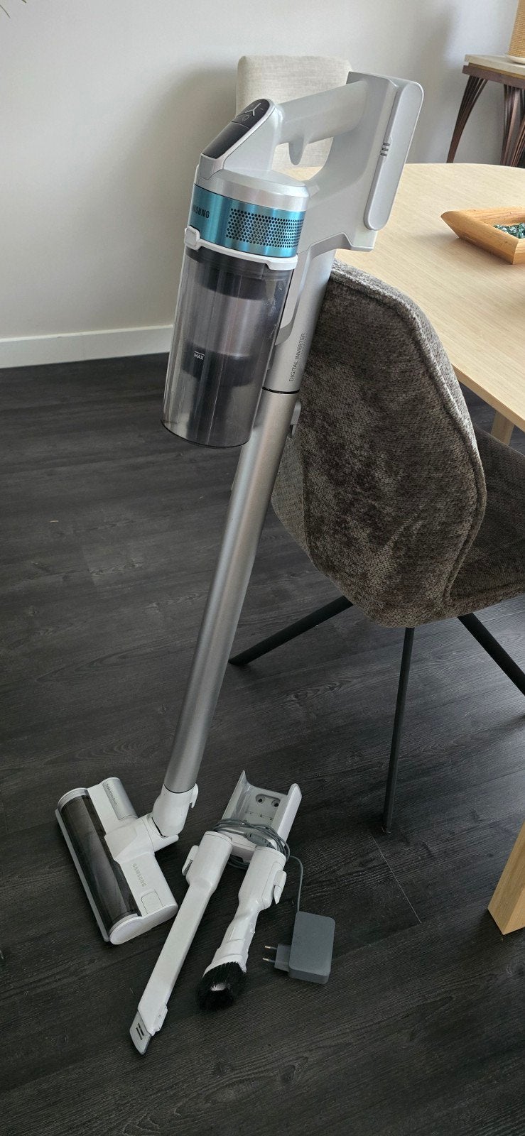 Samsung Jet 70 Draadloze Steelstofzuiger 150W, Draadloos, Ophalen of Verzenden, Zo goed als nieuw, Reservoir