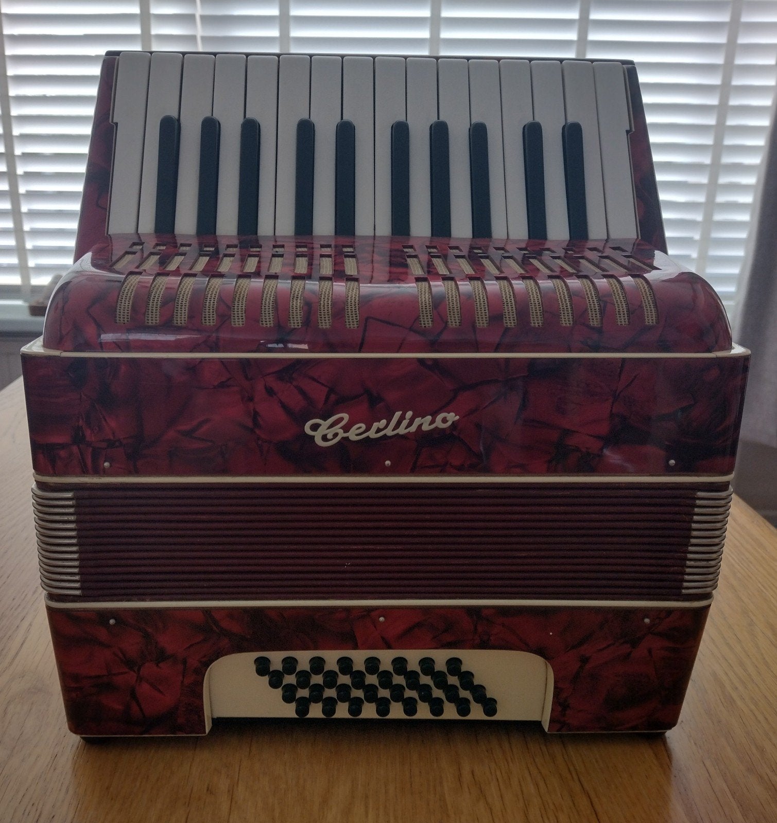 Cerlino 32-bas accordeon, Muziek en Instrumenten, Gebruikt, 32-bas, Met koffer, Weltmeister