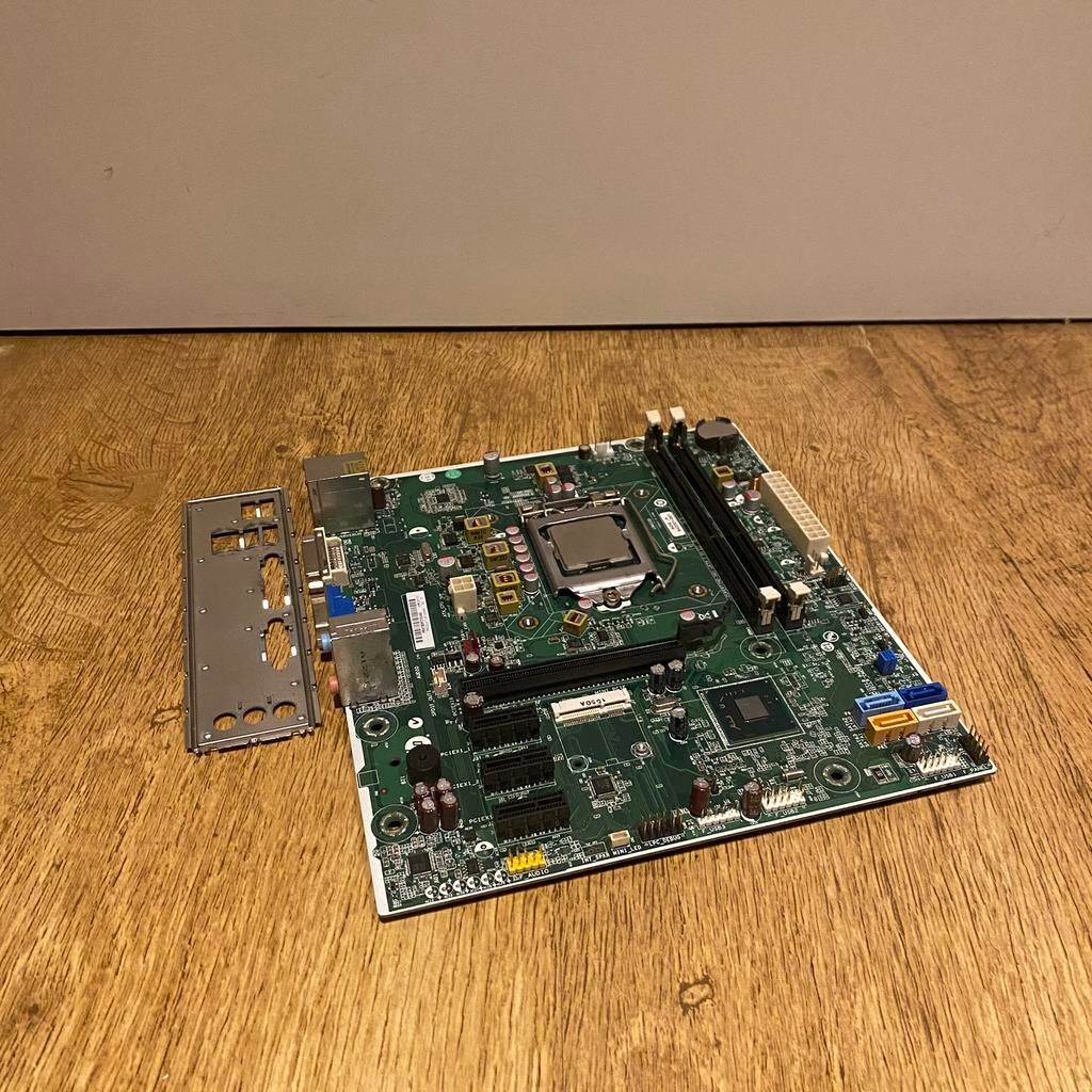 H61 AOS-H met intel Core i3-2120 Processor ( LGA 1155 ), Computers en Software, Moederborden, Ophalen of Verzenden, Gebruikt, Intel