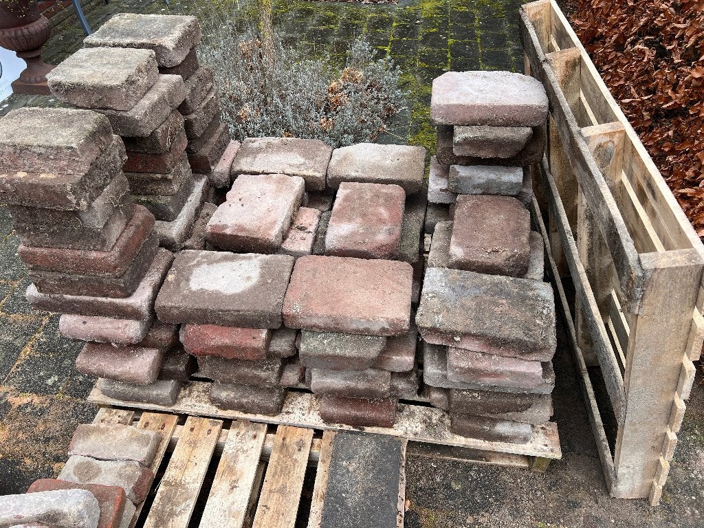 Betonklinkers 20 x 30 x 6 cm rood 76 stuks en zwart 37 stuks, Ophalen, Gebruikt, Klinkers, Minder dan 5 m²