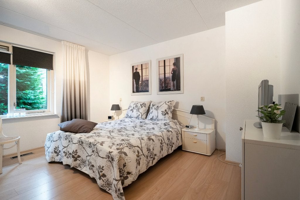 Tweepersoonsbed met nachtkastjes en achterwand, Ophalen, Wit, Modern, Licht, Tweepersoons