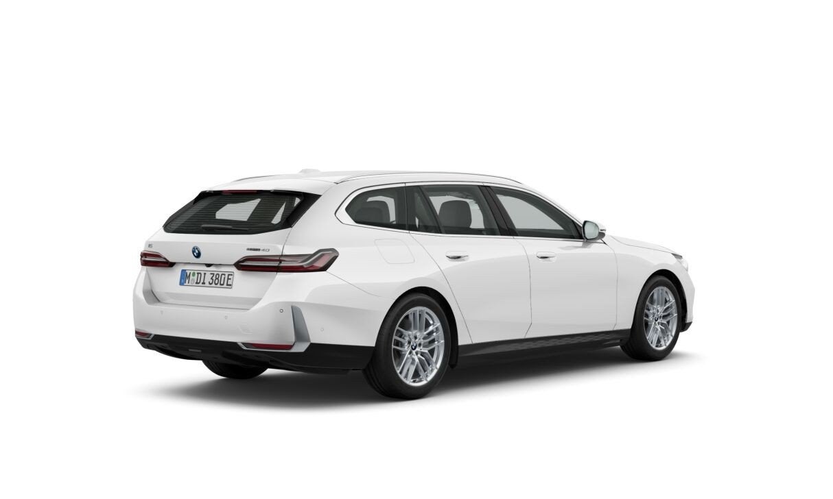 BMW i5 Touring eDrive40 Pure Edition 84 kWh (bj 2026), Auto's, Automaat, Achterwielaandrijving, Zwart, 2155 kg