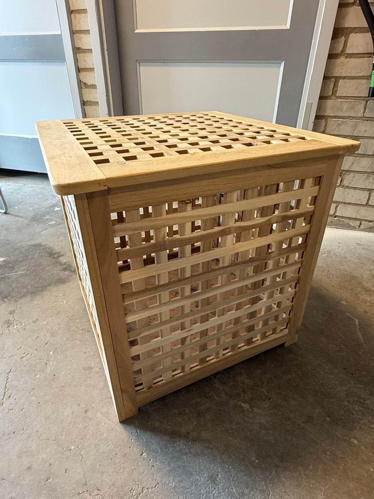 Bijzettafeltje blank teakhout GRATIS AF TE HALEN, Minder dan 55 cm, Gebruikt, Vierkant, Hout