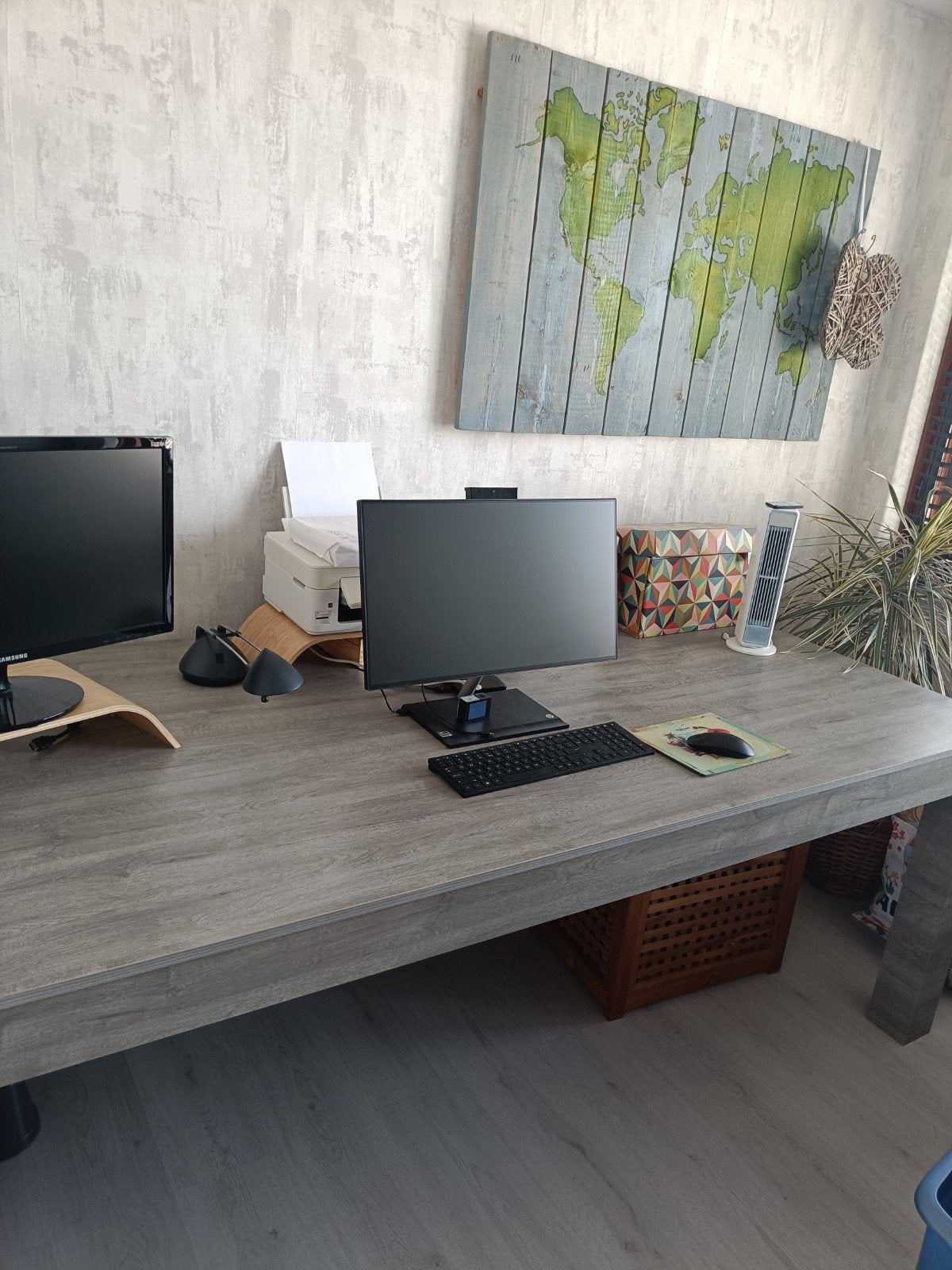 Stevige grote eettafel / bureau - Zo goed als nieuw, Huis en Inrichting, Ophalen, Zo goed als nieuw, Hout