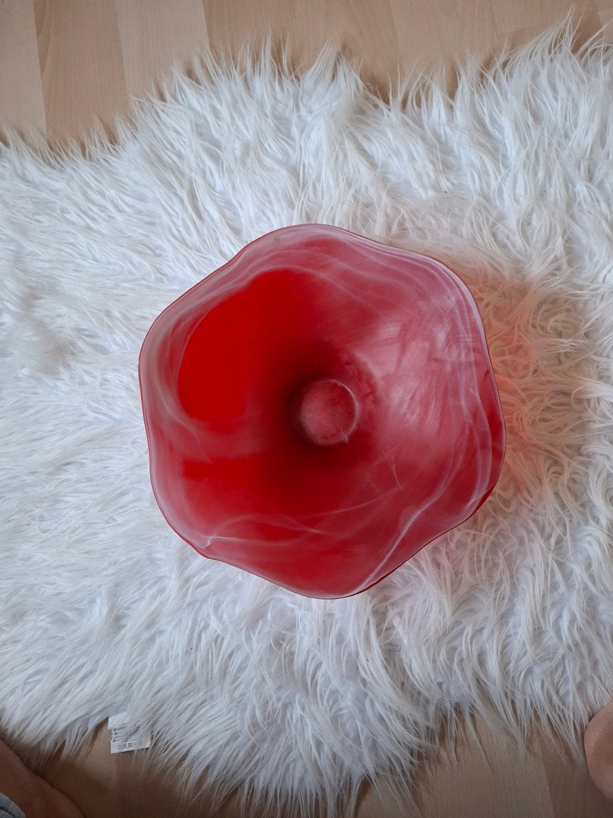 Decoratieve Rode Glazen Schaal - Modern Design, Ophalen, Zo goed als nieuw, Rond, Glas