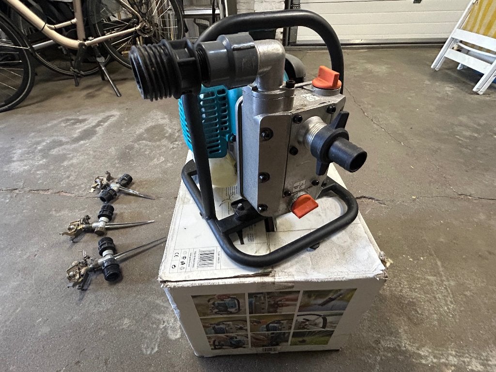 Benzine waterpomp Gardena, Ophalen, Gebruikt, Handmatig, Besproeiingspomp
