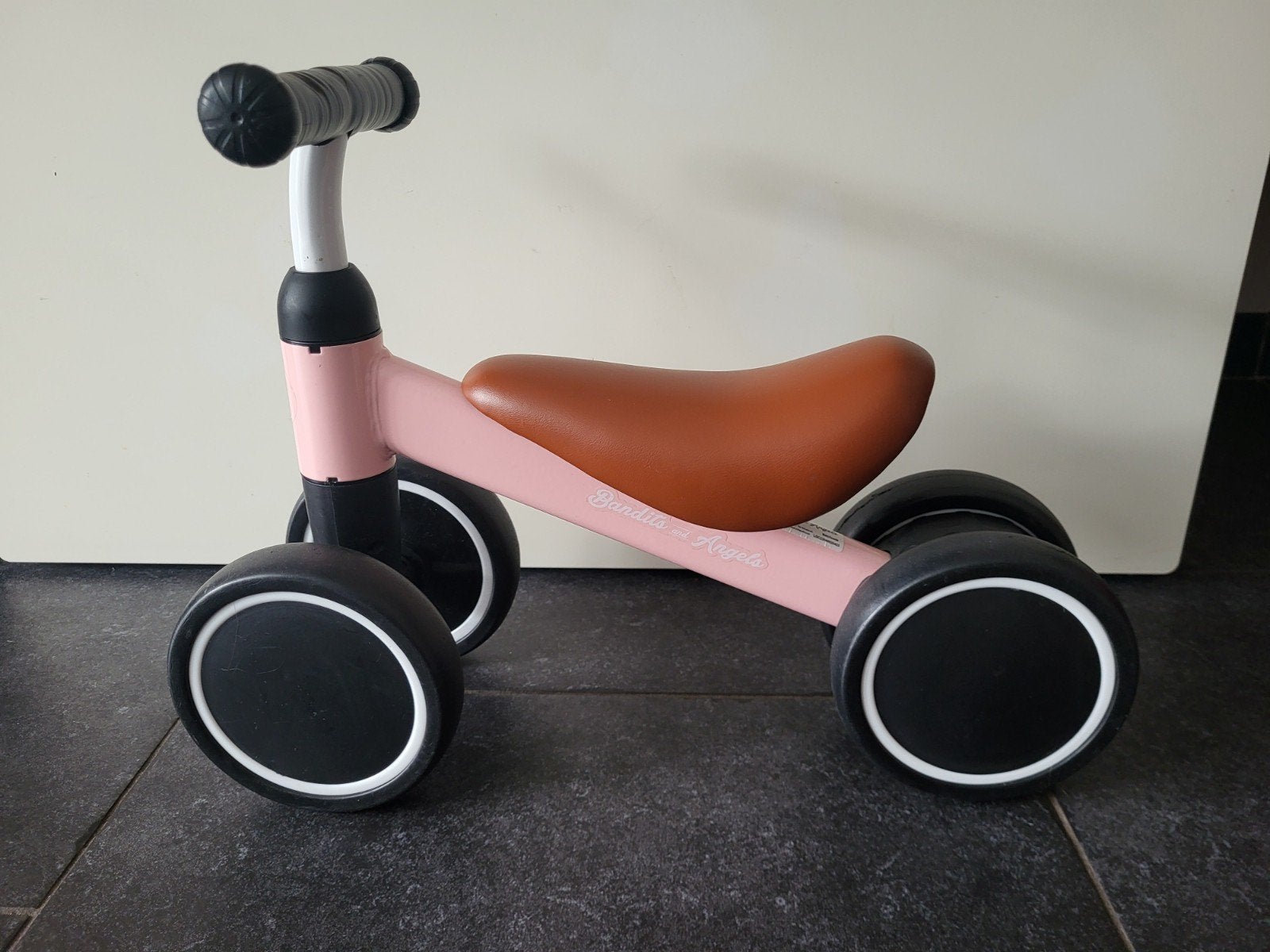 Peuter fiets bandits and angels, Ophalen of Verzenden, Zo goed als nieuw, Loopfiets