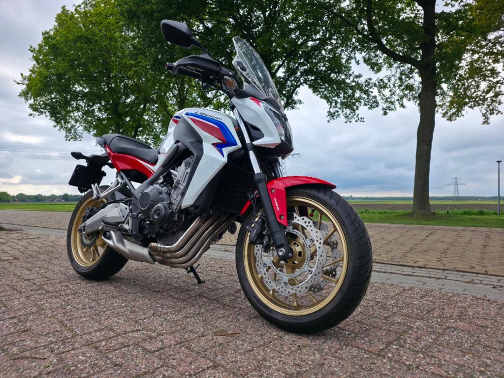 Honda CB650F ABS HRC Tricolor, Handvatverwarming, ABS, Tramwijk z.z 36, Occasion, 4 cilinders, Motorrijbewijs A