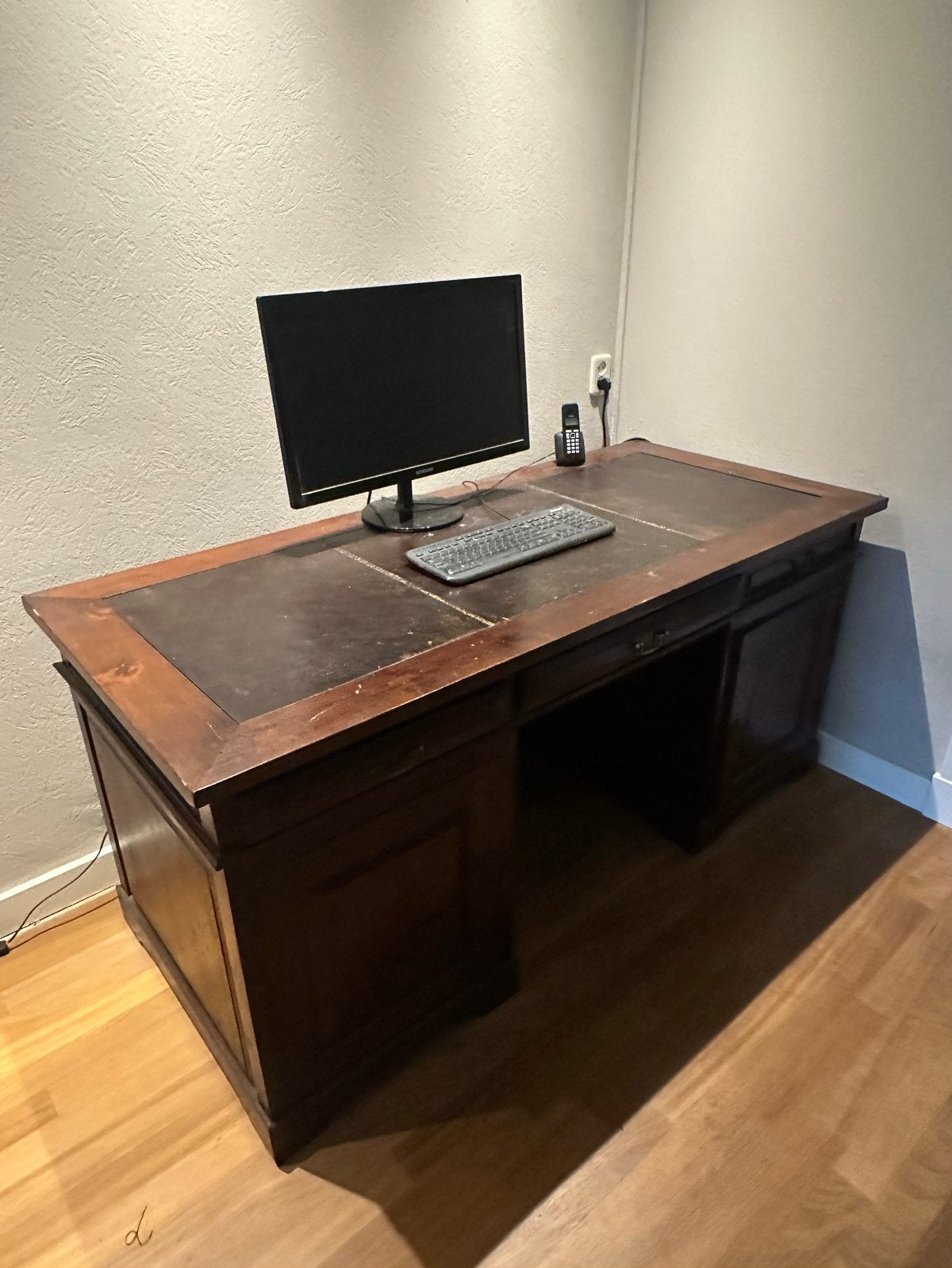 Houten Bureau met leren inleg, Ophalen of Verzenden